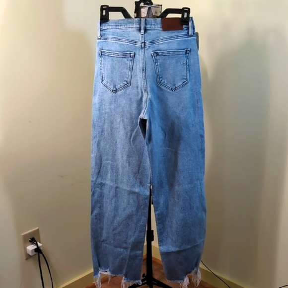 Frayed Hem Light Blue Women's Jeans - Picture 12 of 16